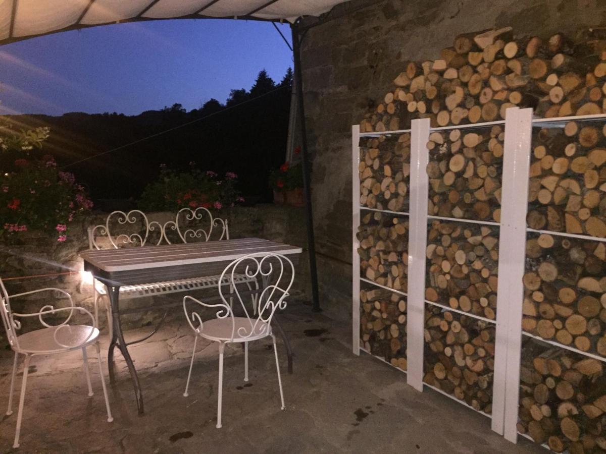 Apartamento Castello Di Urbech Pratovecchio Exterior foto